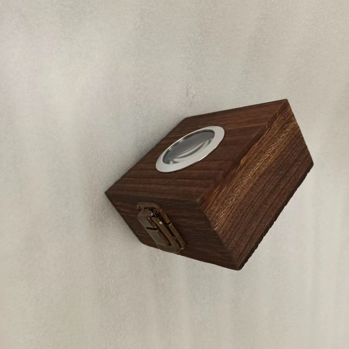 صندوق عرض ولاعة خشبي مصنوع يدو - مراجعة Smoker Box Wood Chip وسعره